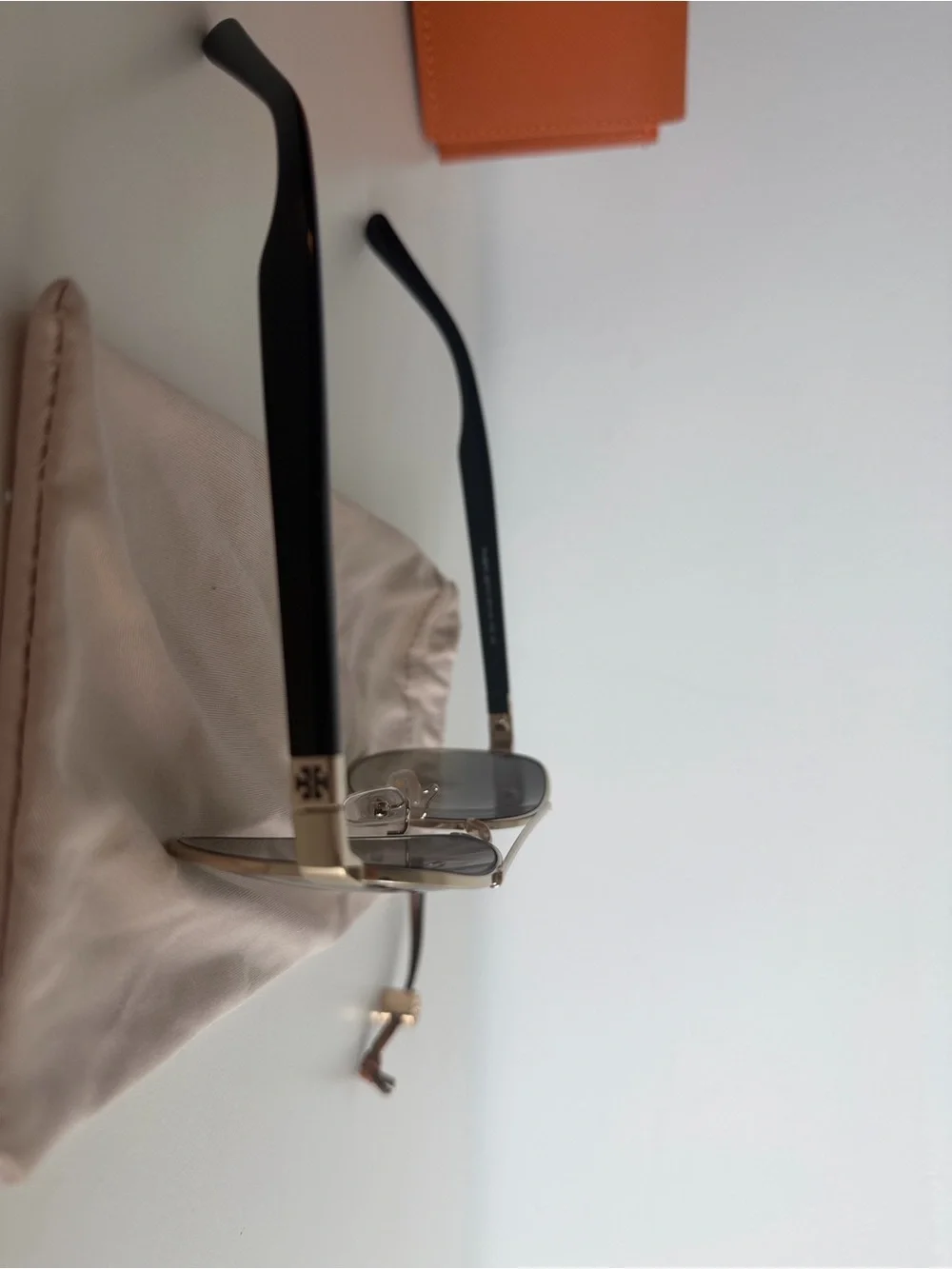 Tory Burch Sunglasses Case with silver Frame Aviator Sunglasses